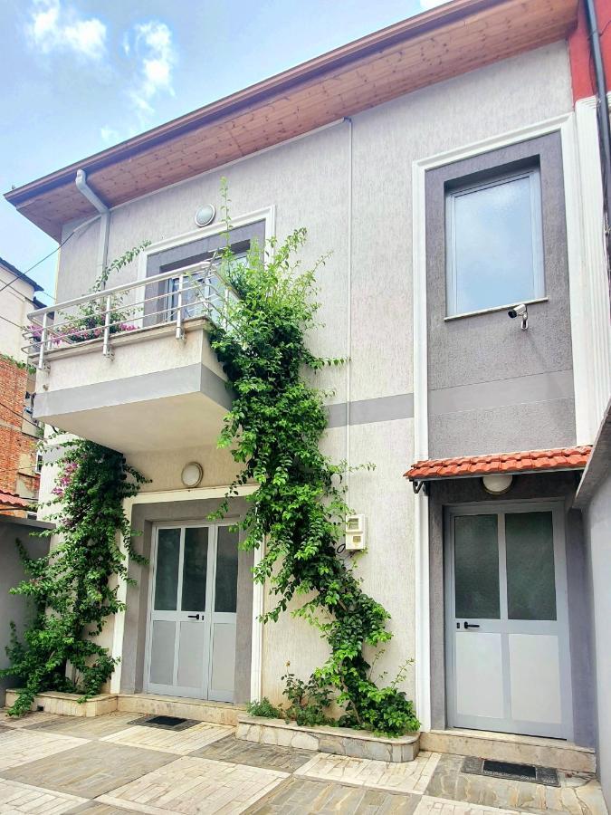 A Cheerful With Free Parking Space Apartment *