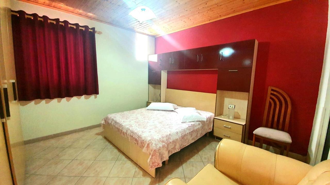 A Cheerful With Free Parking Space Apartment *