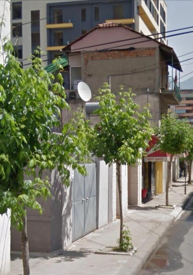 Apartment A Cheerful With Free Parking Space Tirana